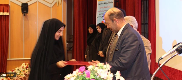 دکتر جودکی در همایش هفته پژوهش :

نگاه گسترده به پژوهش عامل پیشرفت جامعه 2