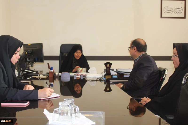 به مناسبت روز کتابخوانی و هفته بهداشت روان: قرعه کشی مسابقه قله ها و دره ها انجام شد