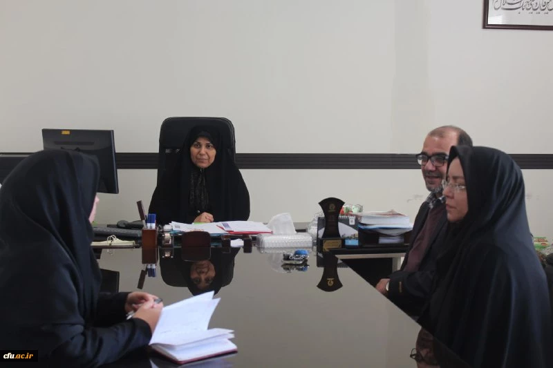 به مناسبت روز کتابخوانی و هفته بهداشت روان: قرعه کشی مسابقه قله ها و دره ها انجام شد