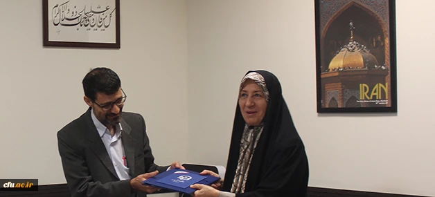 در معاونت دانشجویی دانشگاه انجام شد:

 تقدیر از برگزیدگان مسابقه کتابخوانی هفته بهداشت روان و روز کتابخوانی 4