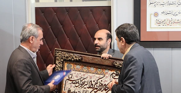 دکتر خنیفر در آیین تکریم و معارفه دکتر محمدی:

تحمل و تامل در حوزه ریاست بیش از بقیه قسمت ها باید سرمشق باشد. 5