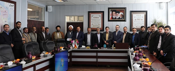 دکتر خنیفر در مراسم معارفه سرپرست دفتر مرکزی حراست در دانشگه فرهنگیان:

حراست، حاشیه پنهان حافظ مغز / حراست، مدرسه تغییر و ترمیم رفتارها است. 5