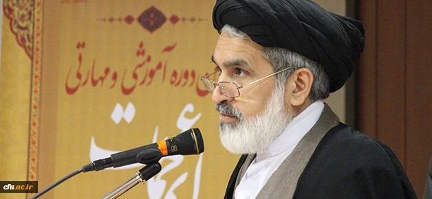 حجت الاسلام میراحمدی مسئول استانی دفاتر نهاد رهبر معظم انقلاب در دانشگاه های تهران:

محور همه فعالیت های دینی و اثر گذارترین کار فرهنگی نماز است 2