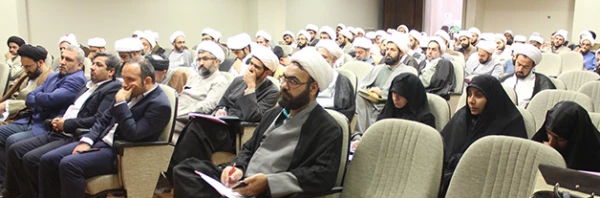 حجت الاسلام میراحمدی مسئول استانی دفاتر نهاد رهبر معظم انقلاب در دانشگاه های تهران:

محور همه فعالیت های دینی و اثر گذارترین کار فرهنگی نماز است 4