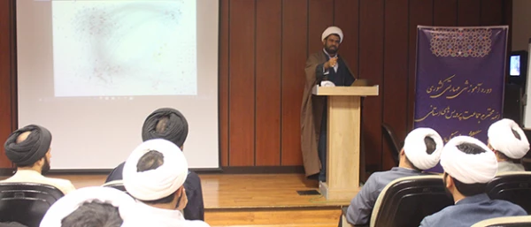 حجت الاسلام و المسلمین فروهر در دوره آموزشی ائمه جماعت پردیس ها و مراکز تاکید کرد:

امنیت اطلاعات فضای مجازی و  چالش های آن 4