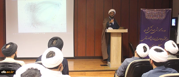 حجت الاسلام و المسلمین فروهر در دوره آموزشی ائمه جماعت پردیس ها و مراکز تاکید کرد:

امنیت اطلاعات فضای مجازی و  چالش های آن 4