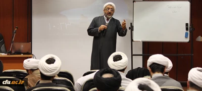 مشاور سیاسی نهاد نمایندگی مقام معظم رهبری:

باید به قلوب جوانان و دانشجویان راه یافت