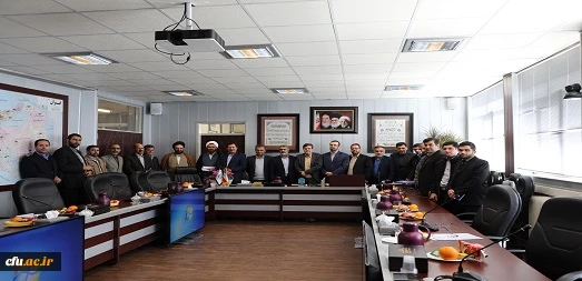 حراست ها نقش چراغ را دارند.