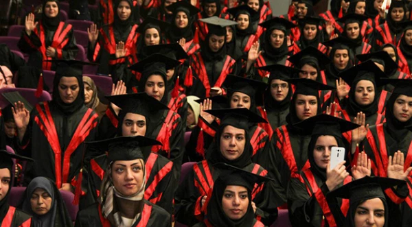 با حضور جمعی از مسئولان دانشگاه برگزار شد:

مراسم دانش آموختگی جمعی از دانشجویان پردیس نسیبه 9