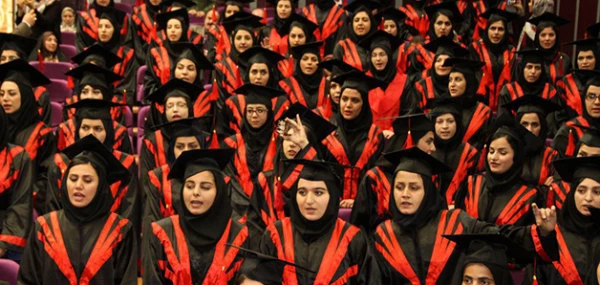 با حضور جمعی از مسئولان دانشگاه برگزار شد:

مراسم دانش آموختگی جمعی از دانشجویان پردیس نسیبه 11