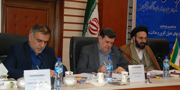 در هفدهمین اجلاس مدیران امور پردیس های دانشگاه فرهنگیان مطرح شد:

بیان مسائل پیش رو و اقدامات معاونت های دانشگاه، ارائه گزارشی از روند بررسی وضعیت و شرایط هیئت علمی تطبیقی 3