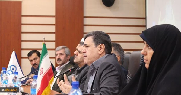 دکتر خنیفر عنوان کرد:
ارجحیت دانشگاه فرهنگیان آباد و موثر، بر دانشگاهی آرام