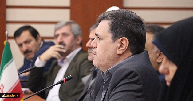 دکتر خنیفر عنوان کرد:
ارجحیت دانشگاه فرهنگیان آباد و موثر، بر دانشگاهی آرام