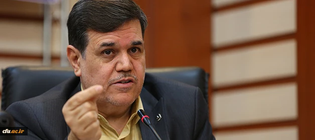 سرپرست دانشگاه فرهنگیان در گردهمایی  معاونین  و مدیران کل  آموزش و پرورش  کشور:

معلم دانشی کفایت می کندِ باید معلم مهارتی تربیت کنیم 3