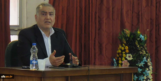 باحضور هیأت رئیسه، اساتید و دانشجومعلمان پردیس علامه امینی(ره)برگزار شد:

همایش بصیرتی سالروز حماسه 9 دی
 2