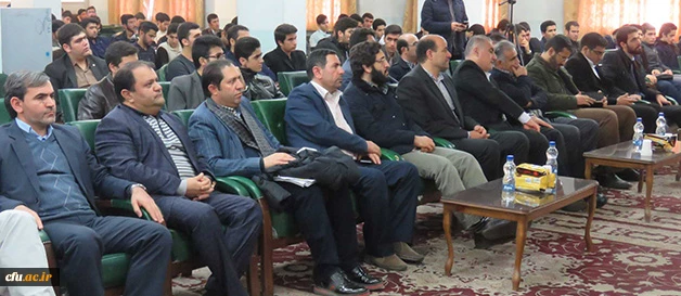 باحضور هیأت رئیسه، اساتید و دانشجومعلمان پردیس علامه امینی(ره)برگزار شد:

همایش بصیرتی سالروز حماسه 9 دی
 3