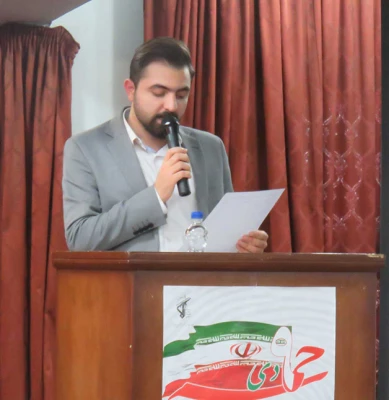 باحضور هیأت رئیسه، اساتید و دانشجومعلمان پردیس علامه امینی(ره)برگزار شد:

همایش بصیرتی سالروز حماسه 9 دی
 4