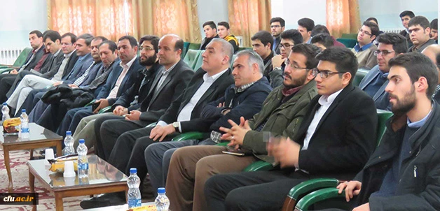 باحضور هیأت رئیسه، اساتید و دانشجومعلمان پردیس علامه امینی(ره)برگزار شد:

همایش بصیرتی سالروز حماسه 9 دی
 5