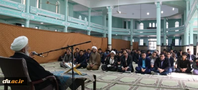 آیت الله ناصری، امام جمعه یزد، در جمع دانشجومعلمان پردیس شهیدان پاک نژاد:

حرفه معلمی ساختار انسانیت را معنا می بخشد