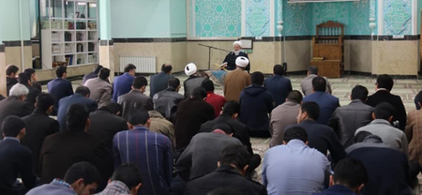 آیت الله ناصری، امام جمعه یزد، در جمع دانشجومعلمان پردیس شهیدان پاک نژاد:

حرفه معلمی ساختار انسانیت را معنا می بخشد
 3