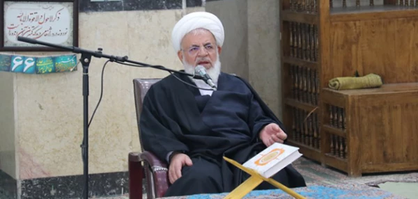 آیت الله ناصری، امام جمعه یزد، در جمع دانشجومعلمان پردیس شهیدان پاک نژاد:

حرفه معلمی ساختار انسانیت را معنا می بخشد
 4