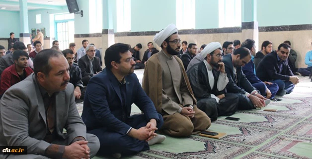 آیت الله ناصری، امام جمعه یزد، در جمع دانشجومعلمان پردیس شهیدان پاک نژاد:

حرفه معلمی ساختار انسانیت را معنا می بخشد
 5