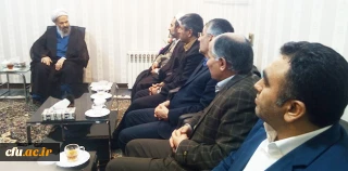 امام جمعه شهرستان کاشان در دیدار با مسئولان دانشگاه فرهنگیان اصفهان:

 معلمان و آموزگاران را براساس اصول و آداب توحیدی تربیت کنیم