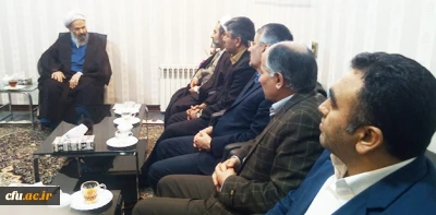 امام جمعه شهرستان کاشان در دیدار با مسئولان دانشگاه فرهنگیان اصفهان:

 معلمان و آموزگاران را براساس اصول و آداب توحیدی تربیت کنیم