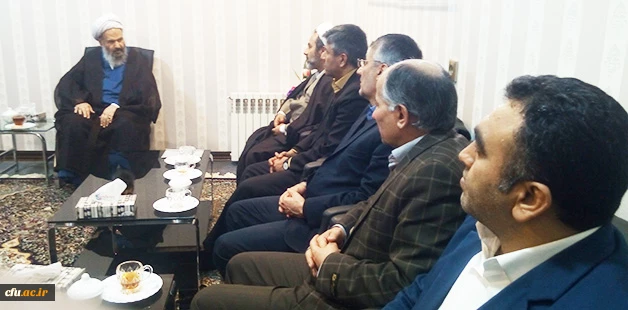 امام جمعه شهرستان کاشان در دیدار با مسئولان دانشگاه فرهنگیان اصفهان:

 معلمان، دبیران و آموزگاران را براساس اصول و آداب توحیدی تربیت کنیم 
 2