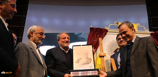 مهندس رزم حسینی استاندار کرمان در آئین نکوداشت آیت الله هاشمی رفسنجانی:

سیاست ورزی مبتنی بر اخلاق و اعتدال، مهمترین درس سیره زندگی آیت الله هاشمی رفسنجانی است 2