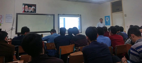 دوره آموزشی ضمن خدمت،  کار با تخته هوشمند و نرم افزار های آموزشی  2