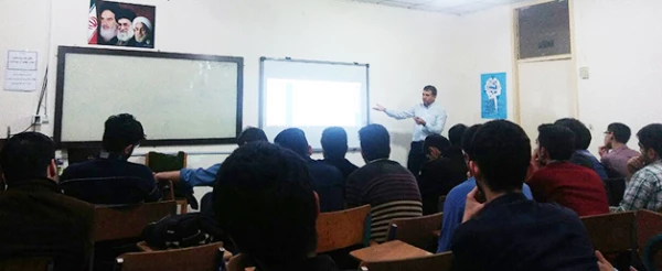 دوره آموزشی ضمن خدمت،  کار با تخته هوشمند و نرم افزار های آموزشی  3