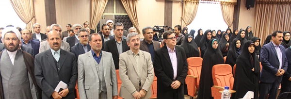 دکتر خنیفر در مراسم تکریم و معارفه معاونان دانشگاه:

کار  فرهنگی و آموزشی ماموریت و وظیفه اصلی معلمین، کاری بسیار سخت و حساس  است 2