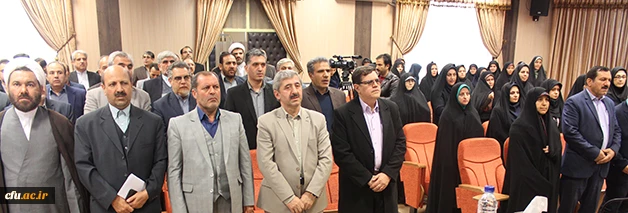 دکتر خنیفر در مراسم تکریم و معارفه معاونان دانشگاه:

کار  فرهنگی و آموزشی ماموریت و وظیفه اصلی معلمین، کاری بسیار سخت و حساس  است 2