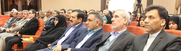 دکتر خنیفر در مراسم تکریم و معارفه معاونان دانشگاه:

کار  فرهنگی و آموزشی ماموریت و وظیفه اصلی معلمین، کاری بسیار سخت و حساس  است 10