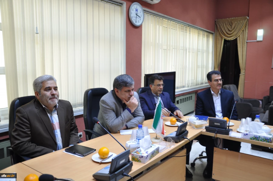 دکتر خنیفر در شورای عالی فرهنگیان استان خراسان رضوی:

بزرگترین ماموریت دانشگاه فرهنگیان برگرداندن  تربیت معلم ها بر روی ریل اصلی خود است 2