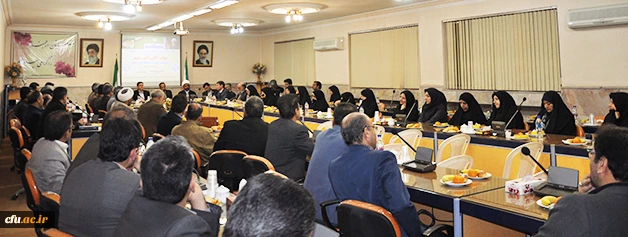 حضور دکتر خنیفر در جمع اساتید دانشگاه فرهنگیان خراسان رضوی:

 ورود به حرفه معلمی اتفاق نیست بلکه یک توفیق است 4