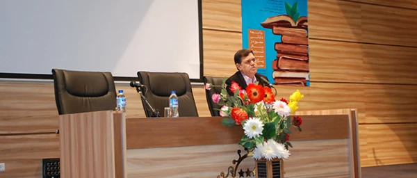 سرپرست دانشگاه فرهنگیان در آئین اختتامیه دومین جشنواره دانشجومعلمان پژوهشگر:

دوران طلایی بشر دوران حرکت به سمت پژوهش است، باید با جرات در عرصه های بکر و کار نشده ورود پیدا کنیم 2