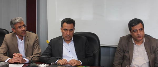 با حضور دکتر خنیفر و نمایندگان مدیریت آموزش و پرورش خوزستان انجام شد:

بررسی مسائل تربیت معلم در استان خوزستان 3