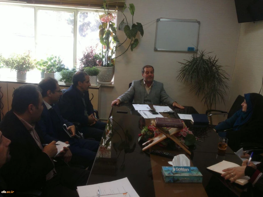 نشست همکاران دفتر اموراجتماعی با معاون محترم فرهنگی و اجتماعی جناب آقای دکتز صفرزاده 2
