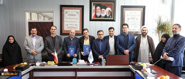 با حضور  دکتر خنیفر و دکتر صالحی عمران:

تفاهم نامه همکاری آموزشی، فرهنگی پژوهشی دانشگاه فرهنگیان و دانشگاه فنی و حرفه ای امضاء شد 7