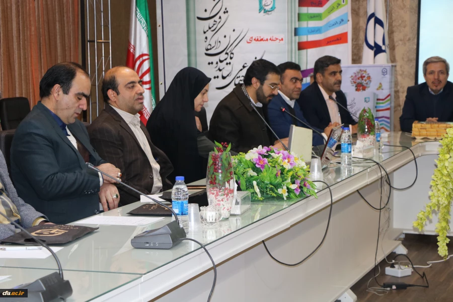 دکترحبیب صفر زاده در اختتامیه دومین جشنواره منطقه ای فرهنگی، اجتماعی اساتید و کارکنان دانشگاه فرهنگیان

فرهنگ را باید جدی گرفت زیرا یک انسان عامل و خداترس می تواند تاریخ یک کشور را تغییر دهد. 4