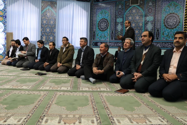 دکترحبیب صفر زاده در اختتامیه دومین جشنواره منطقه ای فرهنگی، اجتماعی اساتید و کارکنان دانشگاه فرهنگیان

فرهنگ را باید جدی گرفت زیرا یک انسان عامل و خداترس می تواند تاریخ یک کشور را تغییر دهد. 5