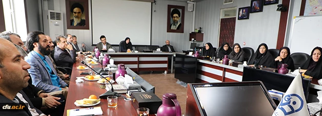 دکتر ساکی عنوان کرد:

حرکت برای ارتقاء کیفیت برنامه ها و اقدامات پژوهشی مسیری  بی انتهاء  است 3