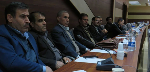 در جلسه هم اندیشی اساتید بررسی شد:

بررسی و تحلیل رخداد های اخیر کشور
 3