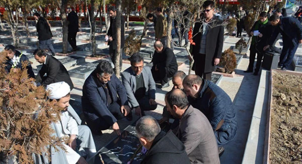 به مناسبت بزرگداشت ایام الله دهه فجر :

تجدید میثاق اساتید و کارکنان دانشگاه فرهنگیان آذربایجان غربی با آرمان های امام راحل و شهدا 
 3