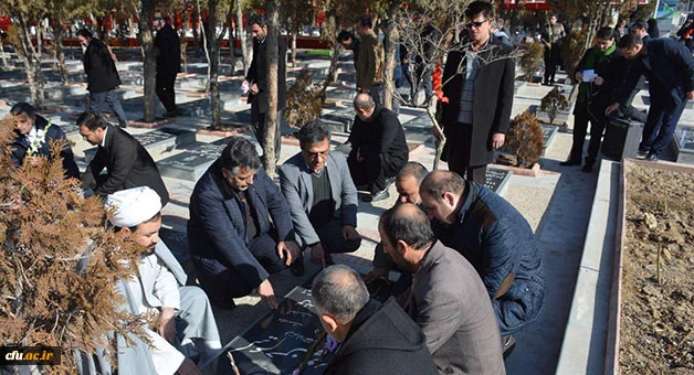 به مناسبت بزرگداشت ایام الله دهه فجر :

تجدید میثاق اساتید و کارکنان دانشگاه فرهنگیان آذربایجان غربی با آرمان های امام راحل و شهدا 
 3