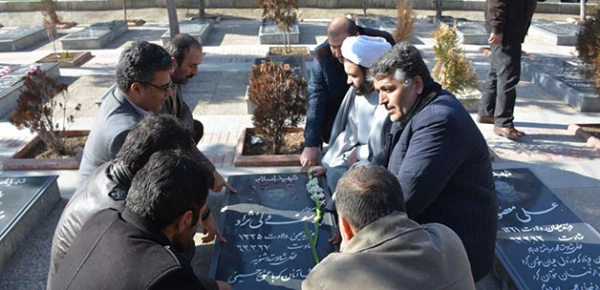 به مناسبت بزرگداشت ایام الله دهه فجر :

تجدید میثاق اساتید و کارکنان دانشگاه فرهنگیان آذربایجان غربی با آرمان های امام راحل و شهدا 
 4