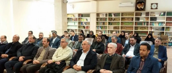 نماینده ولی فقیه در استان آذربایجان غربی و امام جمعه ارومیه : 

نظام جمهوری اسلامی با معجزه پا برجاست و همچنان به حرکت خود در مسیر رشد و توسعه ادامه خواهد داد
 2