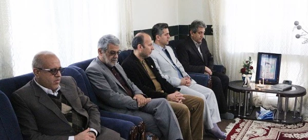 با حضور مدیر استانی انجام شد:

دیدار با خانواده شهدای دانشجو معلم استان گلستان به مناسبت گرامیداشت دهه فجر
 2